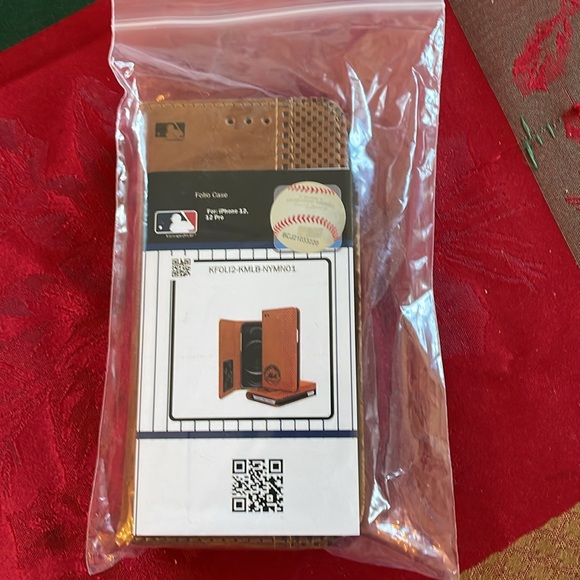 NY Mets Woodburned iPhone 12/12 Pro Folio Case - Picture 4 of 4